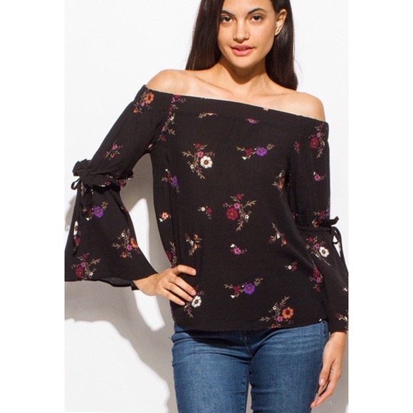 Last 1 Small! Floral Off the Shoulder Top - Picture 4 of 7